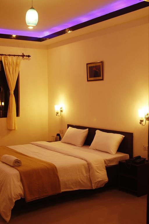Hotel Hill Palace Kausani Εξωτερικό φωτογραφία